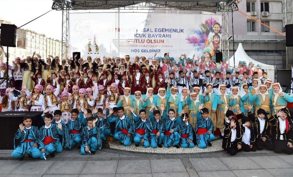 Gaziosmanpaşa&rsquo;da 23 Nisan Kutlamaları Havadan G&ouml;r&uuml;nt&uuml;lendi