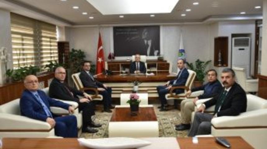 Başkan Kayda &Uuml;niversite Dekanlarını Ağırladı