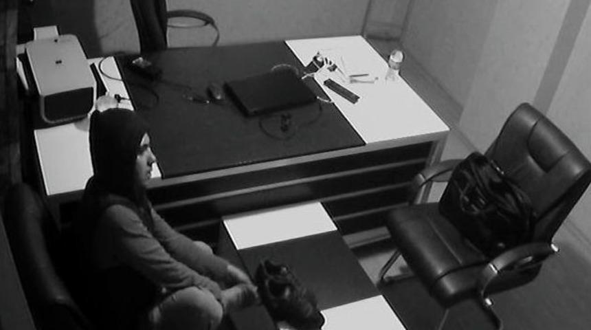 İş Yerinden Hırsızlık Yaptıktan Sonra Ayakkabısını &Ccedil;ıkartıp Dinlendi