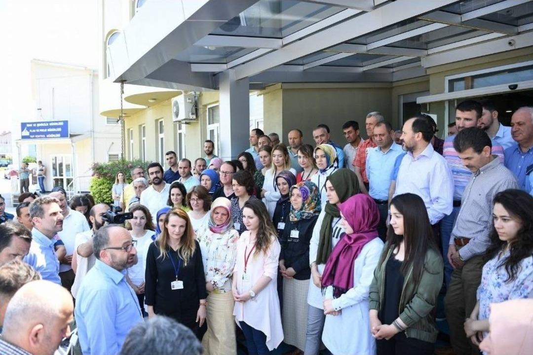 Başkan &Uuml;z&uuml;lmez, Belediye Personeli İle Bayramlaştı