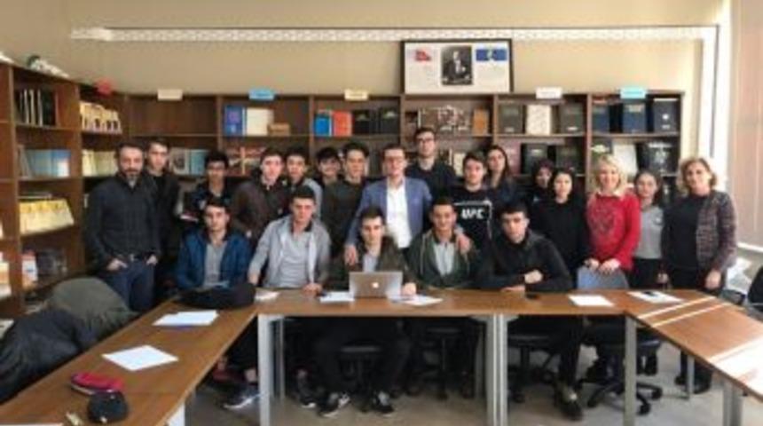 Mesleki Ve Teknik Anadolu Lisesi&rsquo;nde Gazetecilik Ve İnternet Medyası S&ouml;yleşisi
