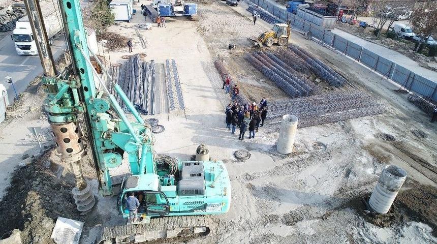 Başkan Kayda, K&ouml;pr&uuml;l&uuml; Kavşak İnşaatını İnceledi