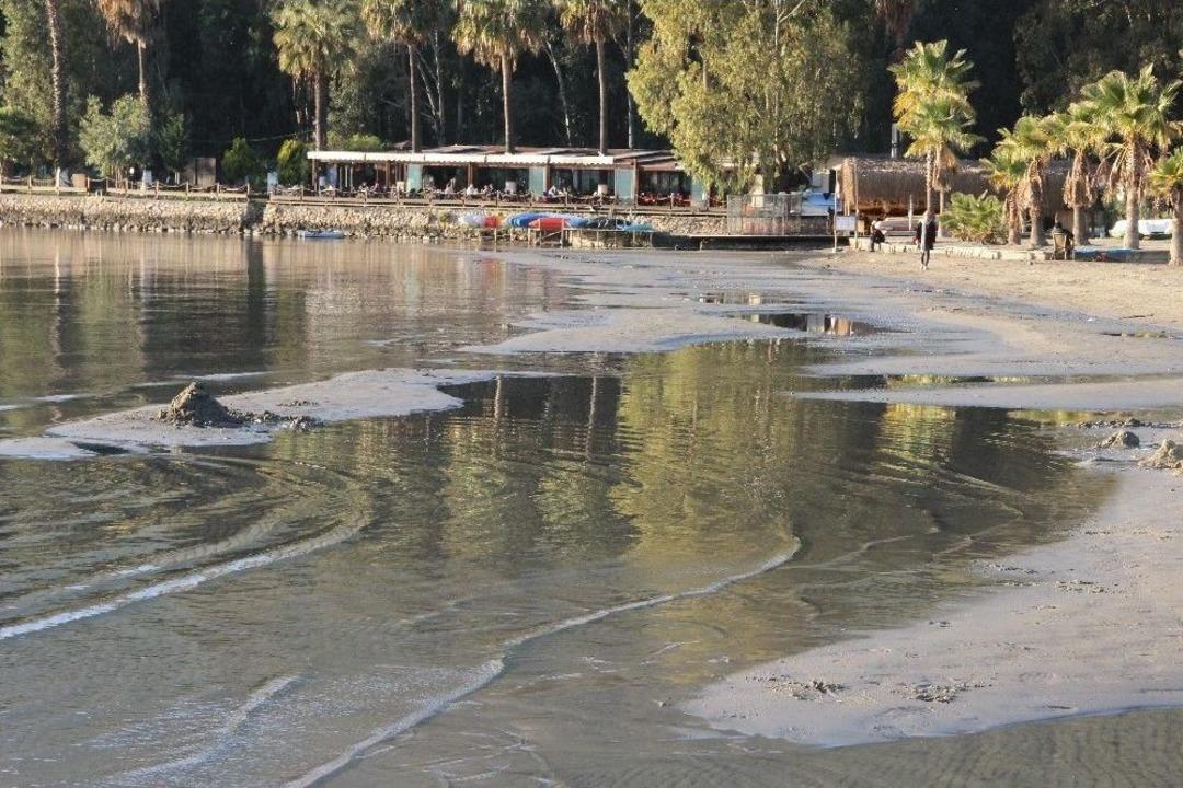 Akyaka&rsquo;da Deniz &Ccedil;ekilmesi