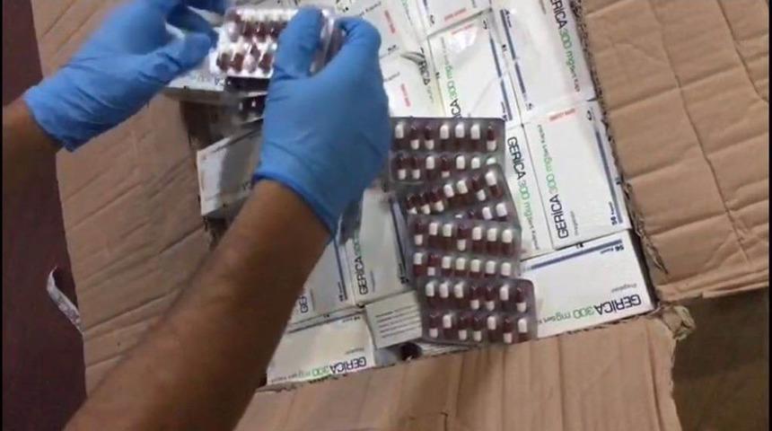 Bayram &Ouml;ncesi Kargoya Uyuşturucu Baskını: 3 G&ouml;zaltı