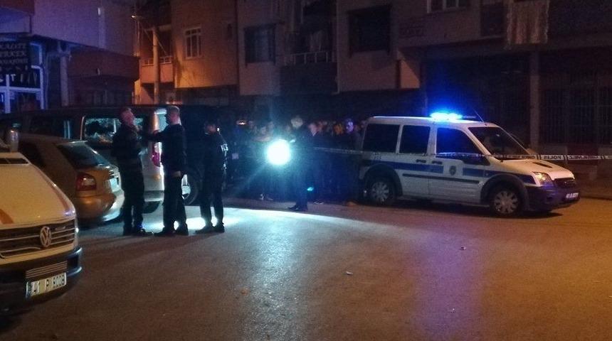 Kocaeli&rsquo;de Sokak Ortasında &Ccedil;atışma: 2 Yaralı