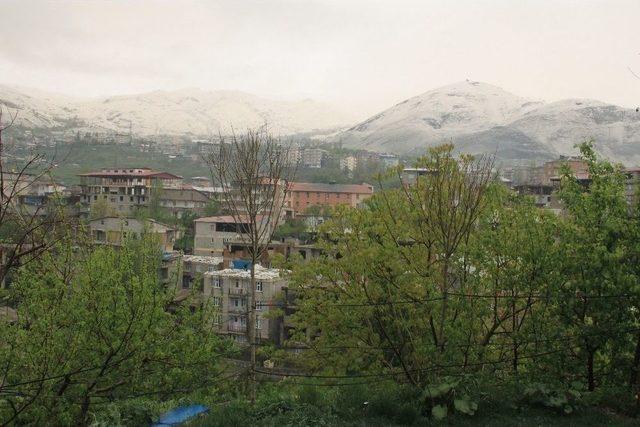 Hakkari’de Kar Sürprizi