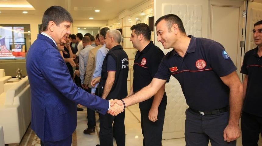 Başkan T&uuml;rel, Belediye &Ccedil;alışanlarıyla Bayramlaştı