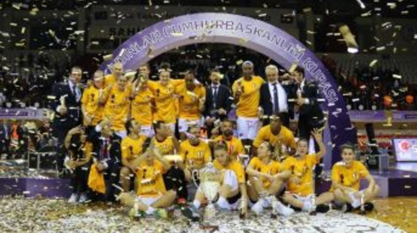 Yakın Doğu &Uuml;niversitesi İlk Kez Şampiyon Oldu