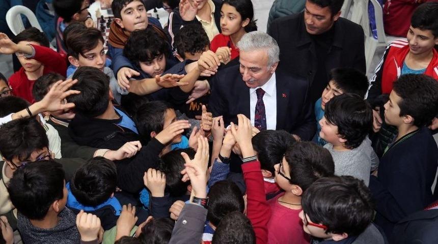 Vali S&uuml;leyman Kam&ccedil;ı&rsquo;dan &ldquo;23 Nisan Ulusal Egemenlik Ve &Ccedil;ocuk Bayramı&rdquo; Mesajı