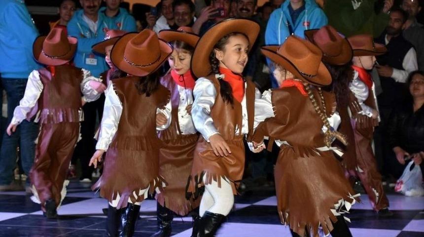 Aliağa&rsquo;da Sokakta Bayram Var