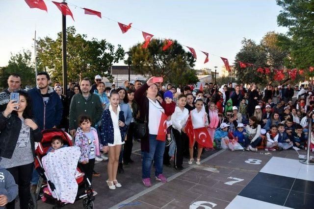 Aliağa’da Sokakta Bayram Var