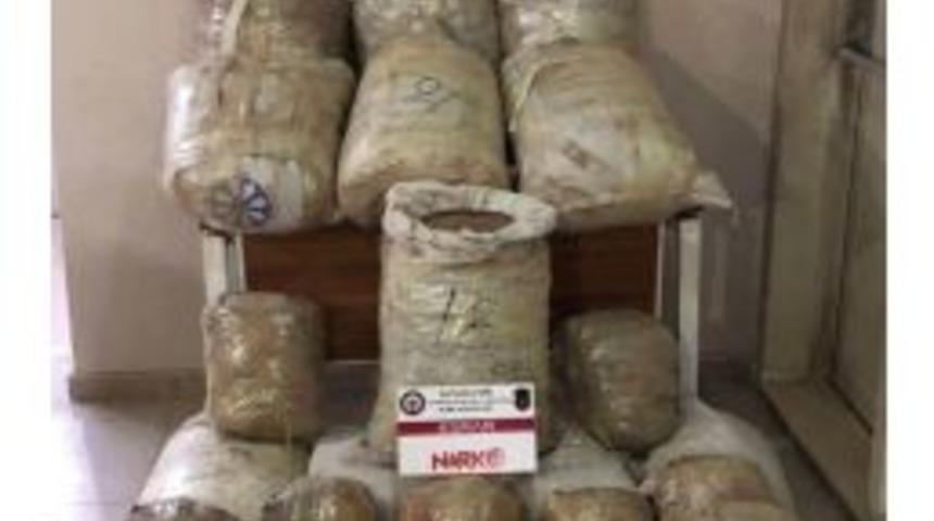 Hakakri&rsquo;de 858 Kilo Toz Esrar Ele Ge&ccedil;irildi