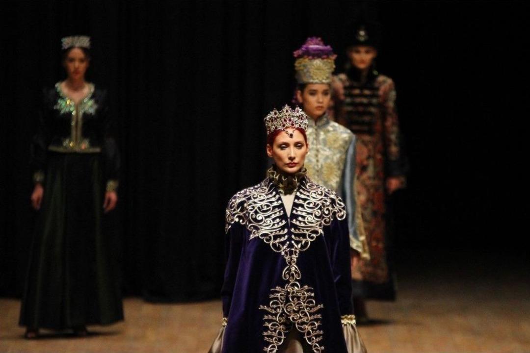 Geleneksel T&uuml;rk Gelinlikleri B&uuml;y&uuml;ledi