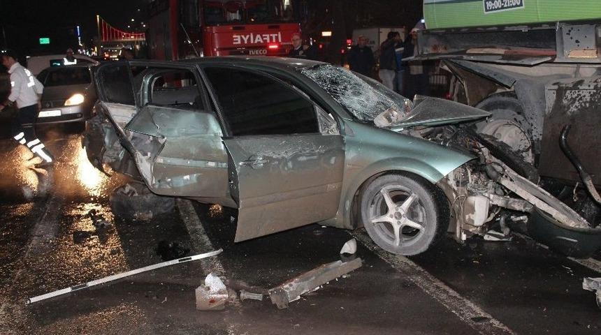 Elazığ&rsquo;da Zincirleme Trafik Kazası: 12 Yaralı