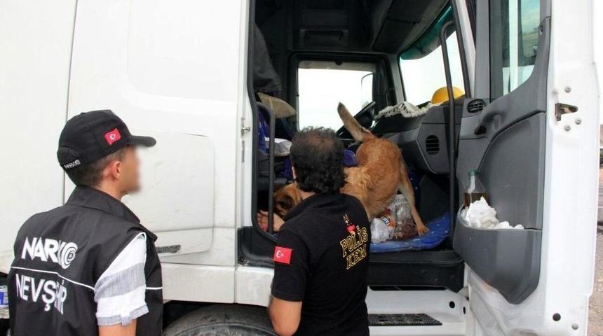 Nevşehir Polisi Uyuşturucuya Ge&ccedil;it Vermedi: 2 Bu&ccedil;uk Kilo Bonzai Ele Ge&ccedil;irildi