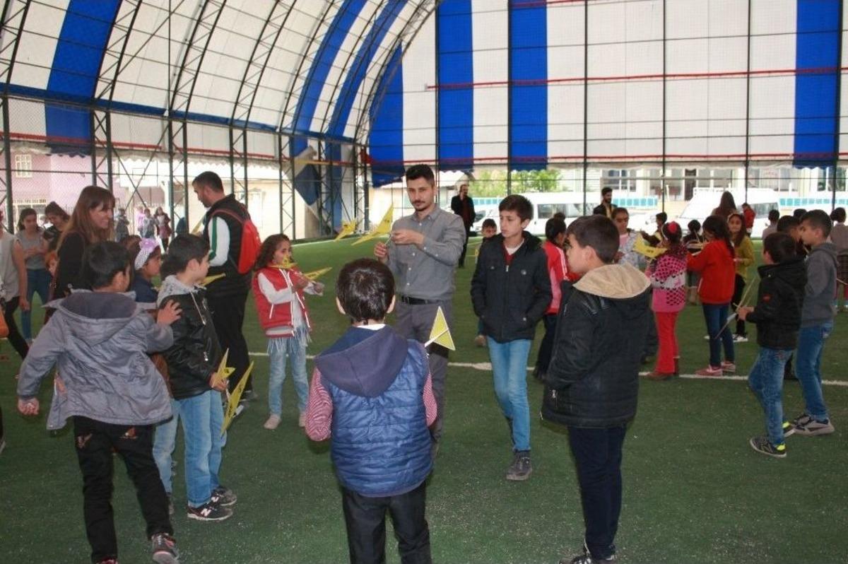 Beyt&uuml;şşebap&rsquo;ta Model U&ccedil;ak Eğitimi