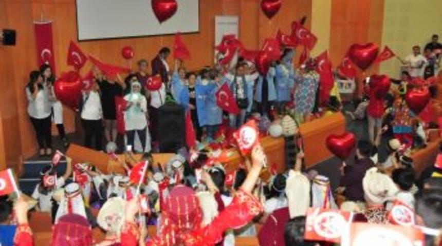 Tedavi G&ouml;ren Minikler 23 Nsan&rsquo;ı Hastanede Kutladı