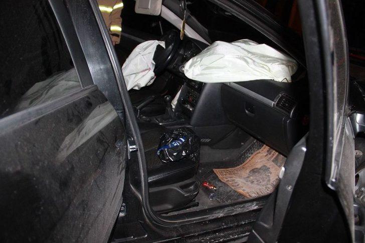 İki Otomobil Kafa Kafaya Çarpıştı: 4 Yaralı G5