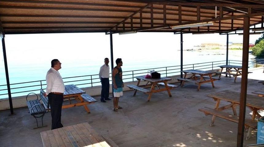 Başkan Tekin Plaj Tesislerini İnceledi