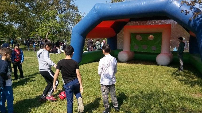 &Uuml;sk&uuml;dar&rsquo;da 23 Nisan Kutlamaları Renkli G&ouml;r&uuml;nt&uuml;lere Sahne Oldu