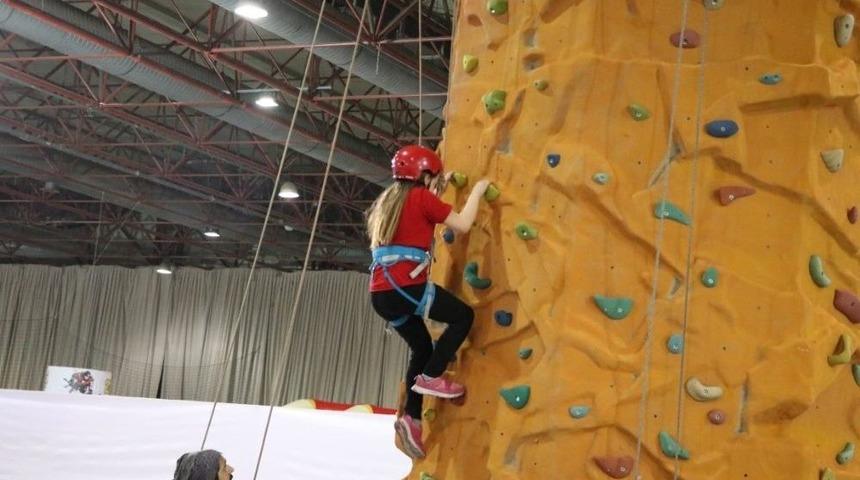 Festivalde Spor Ve &Ccedil;ocuk Oyunları Heyecanı