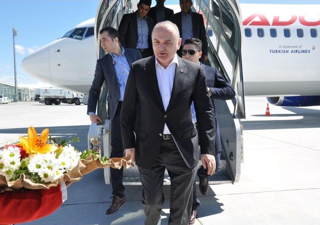 Bakan &Ouml;zl&uuml;: "b&ouml;lgesel Bir G&uuml;&ccedil; Ve K&uuml;resel Bir Oyuncu Olma İddiasındayız"