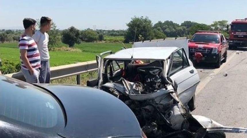 Manisa&rsquo;da Zincirleme Trafik Kazası: 1 &Ouml;l&uuml;, 1 Yaralı