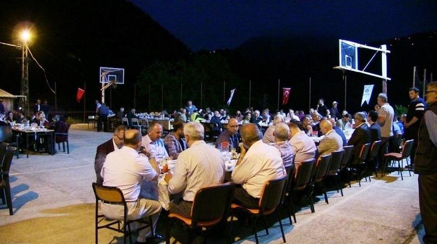 Macahel&rsquo;de İftar Sofrası Kuruldu
