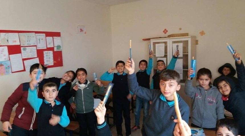 &Ouml;ğrenciler Misvak Kullanmaya Başladı