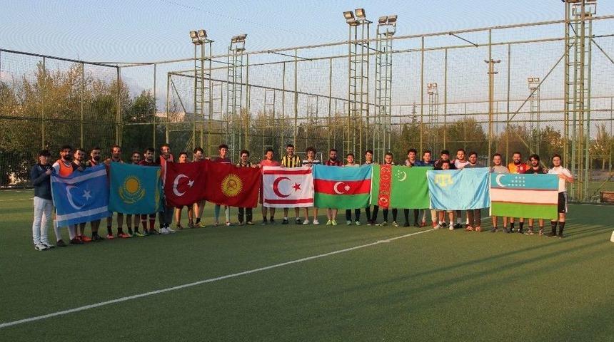 Eskişehir T&uuml;rk Ocağı, T&uuml;rk D&uuml;nyasını Bir Araya Getirdi