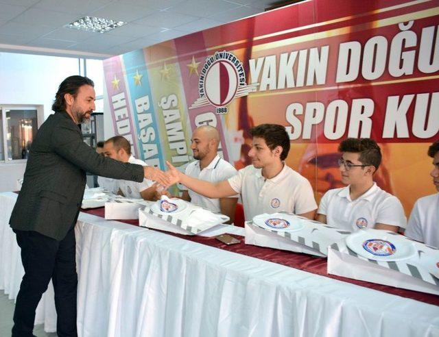 Yakın Doğu Üniversitesi Yüzücüleri 2017 Yılına Damga Vurdu