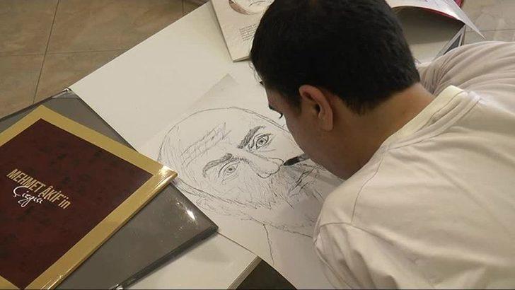 İki Kolu Olmayan Ressam, Ağzıyla Mehmet Akif Ersoy’un Portresini Çizdi G5
