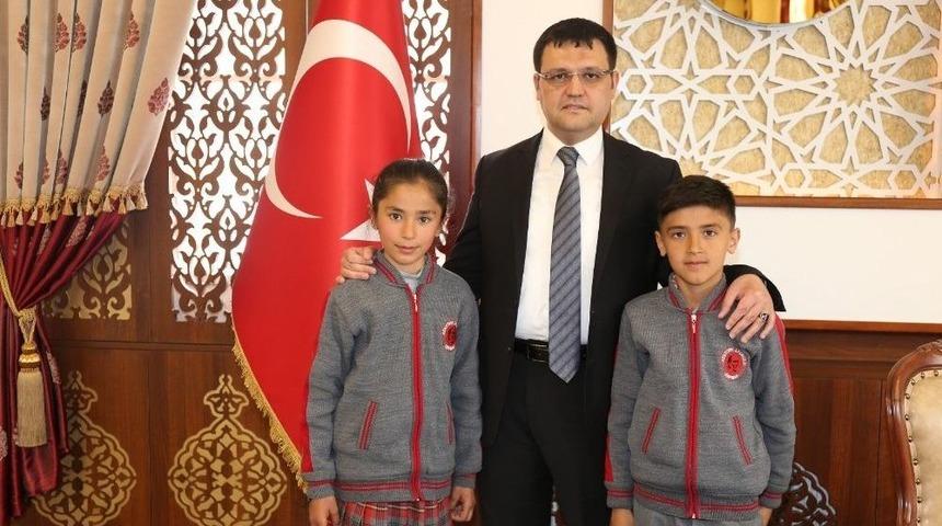 Kaymakam Doğramacı, Koltuğunu &Ccedil;ocuklara Devretti