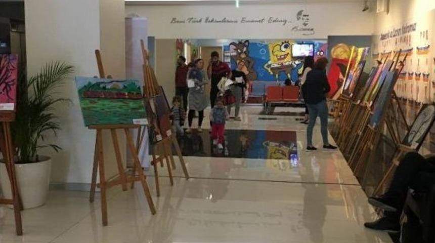 Minik &Ouml;ğrenciler Hastanede Sergi A&ccedil;tı