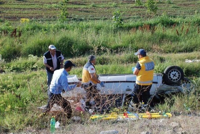 Burdur’da Otomobil Şarampole Uçtu: 1 Ölü, 2 Yaralı
