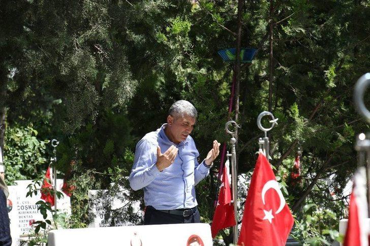 Şehit Yakınlarının Hüzünlü Bayramı G1