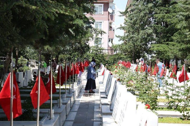 Şehit Yakınlarının Hüzünlü Bayramı G5