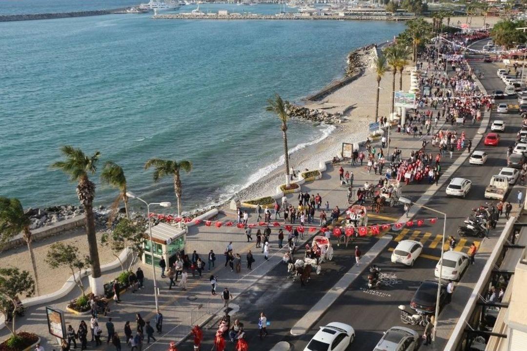 Kuşadası&rsquo;nda Renkli Turizm Haftası Korteji