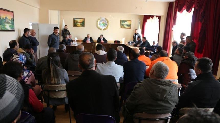 Başkan Vekili &Ccedil;etin, Belediye &Ccedil;alışanlarıyla Bir Araya Geldi