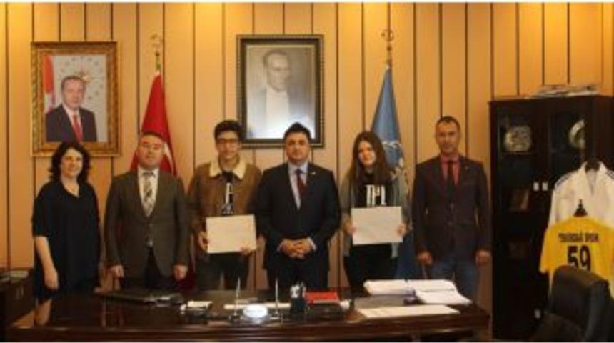 Kardaş, Dereceye Giren Gen&ccedil;leri Ağırladı