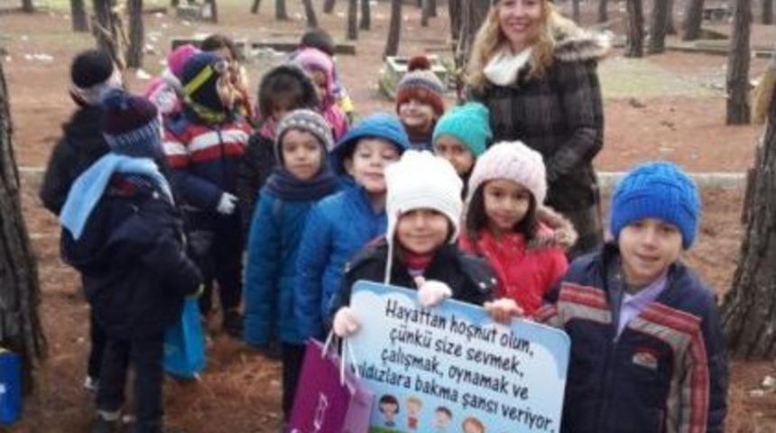 Kuşlar İ&ccedil;in Ağa&ccedil; Dallarına Yem Astılar