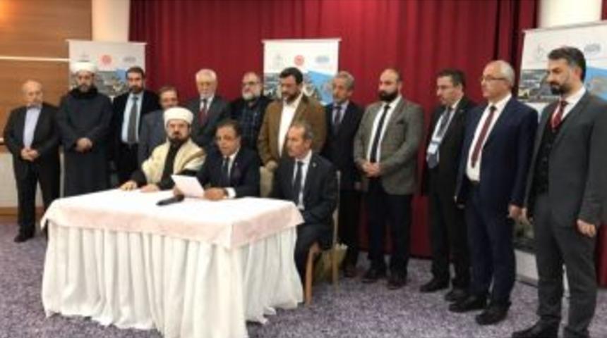 D&uuml;nya M&uuml;sl&uuml;man Alimleri Birliği &lsquo;kud&uuml;s&rsquo; İ&ccedil;in Sivas&rsquo;ta Bir Araya Geldi