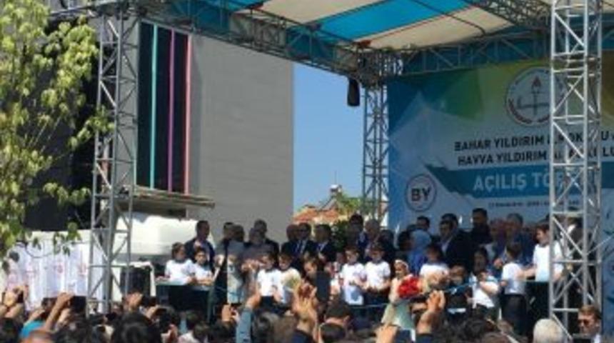 Başbakan Yıldırım: &ldquo;afrin&rsquo;deki Gibi Tepelerine &Ccedil;&ouml;keriz, Bu Bayrağı İndirmeyiz&rdquo;