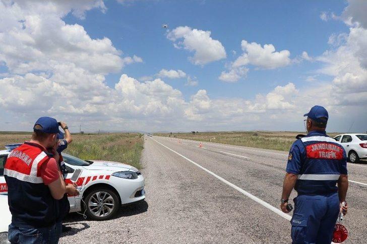 Jandarmadan ’drone’li Trafik Denetimi G1