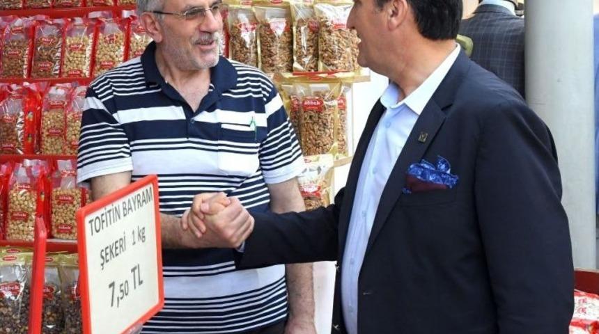 Başkan Dündar Çarşı Esnafı İle Bayramlaştı