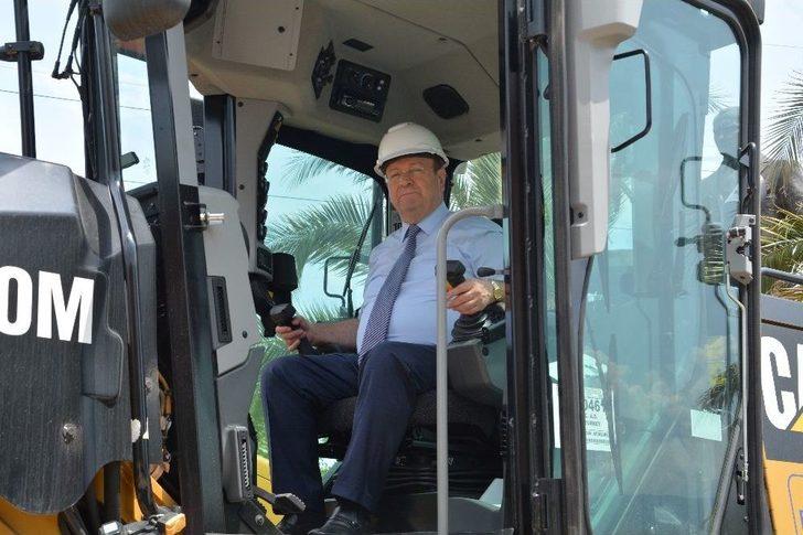 Başkan Özakcan; "900 Bin Metrekare Yol Yaptık" G3