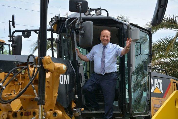 Başkan Özakcan; "900 Bin Metrekare Yol Yaptık" G4