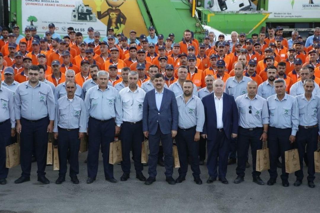 Başkan Fadıloğlu, Temizlik Personelleriyle Bayramlaştı