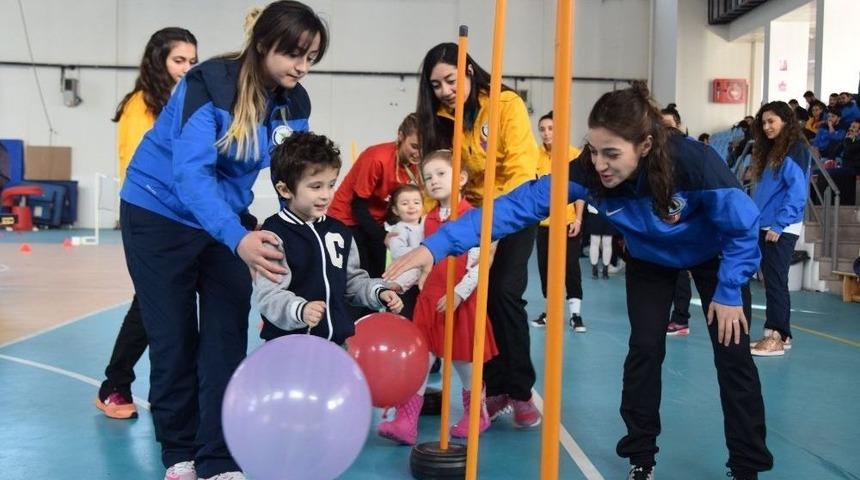 Engelli Bireyler İ&ccedil;in Farkındalık Oluşturuyorlar