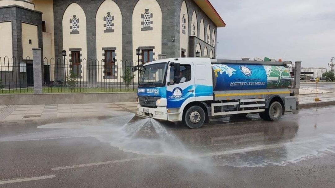 Şahinbey G&uuml;lsuyu İle Yıkanıyor